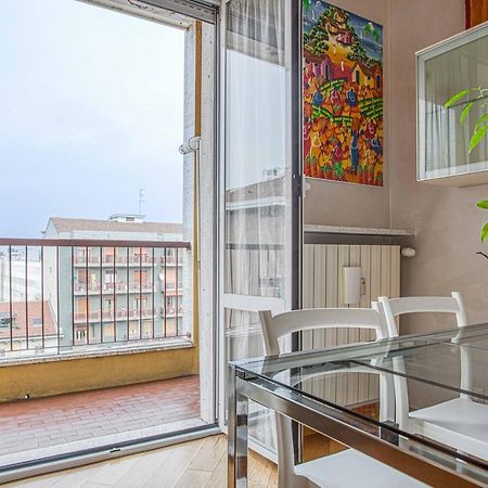 Ferienwohnung Joivy Vibrant Flat With Balcony Mailand Exterior foto