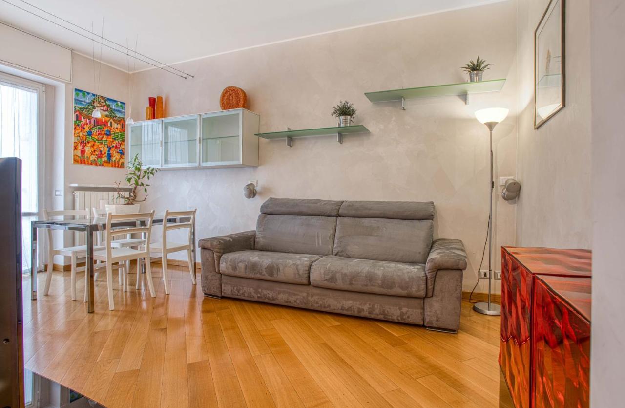 Ferienwohnung Joivy Vibrant Flat With Balcony Mailand Exterior foto