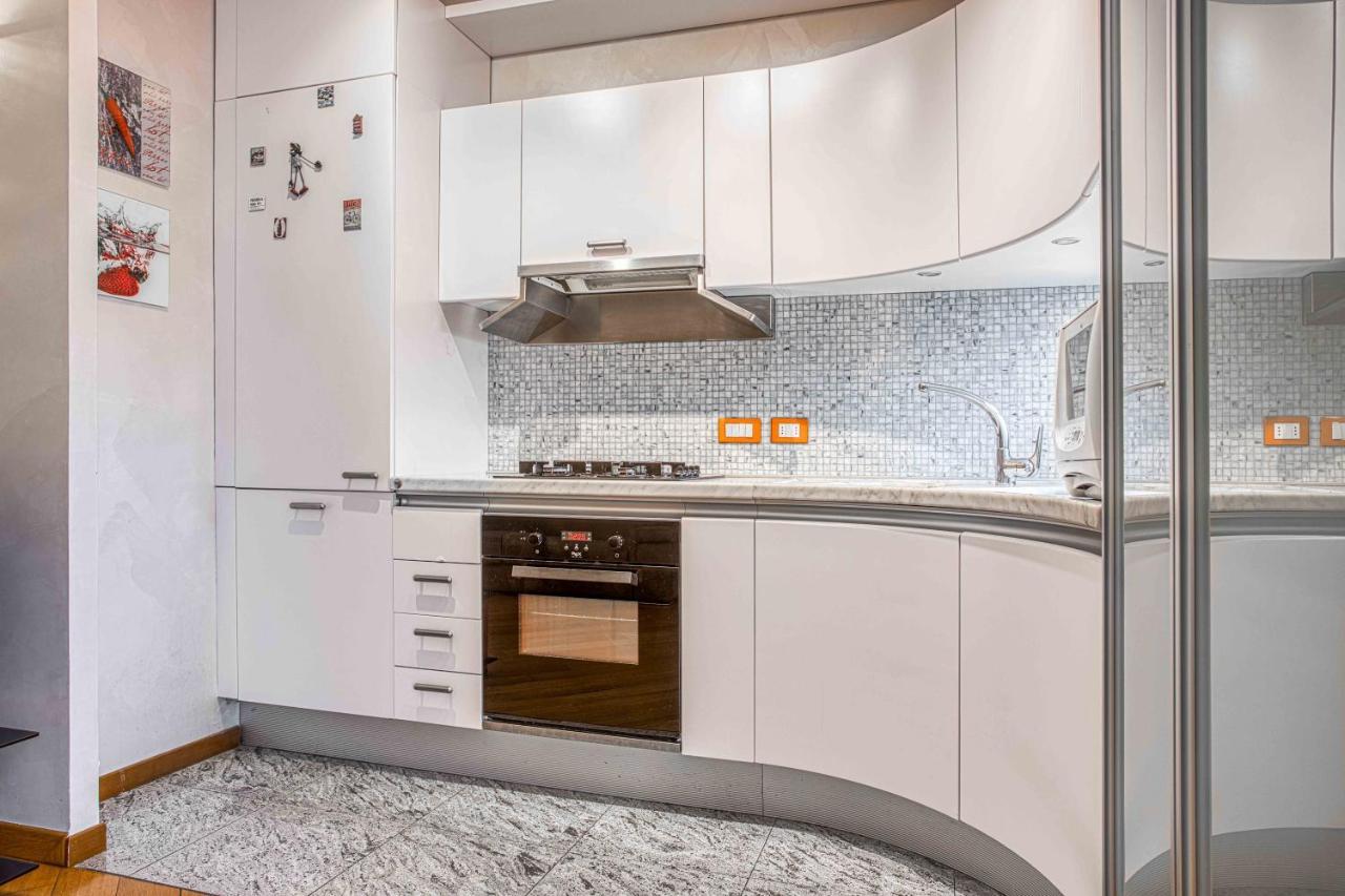 Ferienwohnung Joivy Vibrant Flat With Balcony Mailand Exterior foto