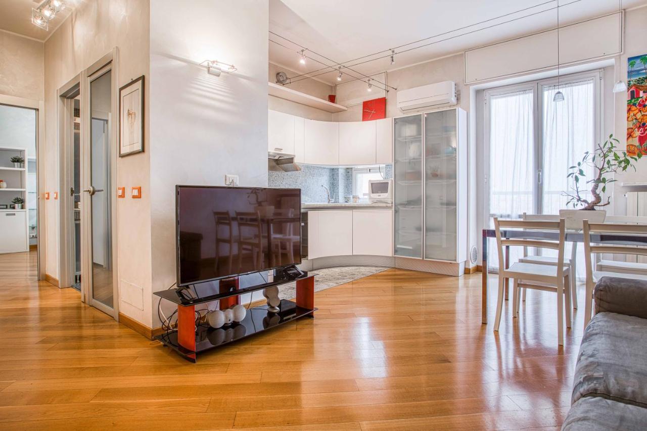 Ferienwohnung Joivy Vibrant Flat With Balcony Mailand Exterior foto